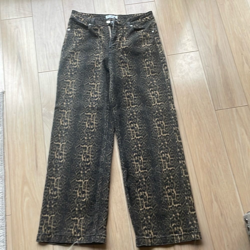 Wideleg leopard denim pants, slight stretch, from amazon